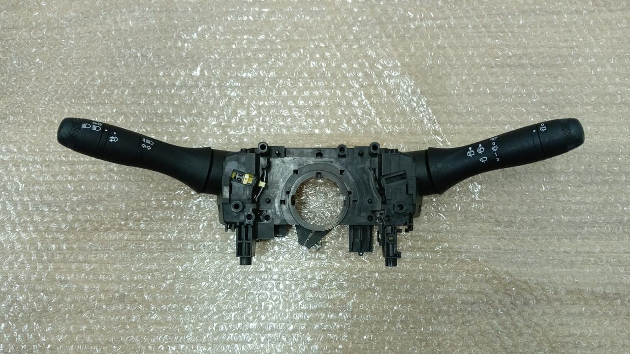 COMANDO LUCES Y LIMPIAPARABRISAS DUSTER TURBO 1.3